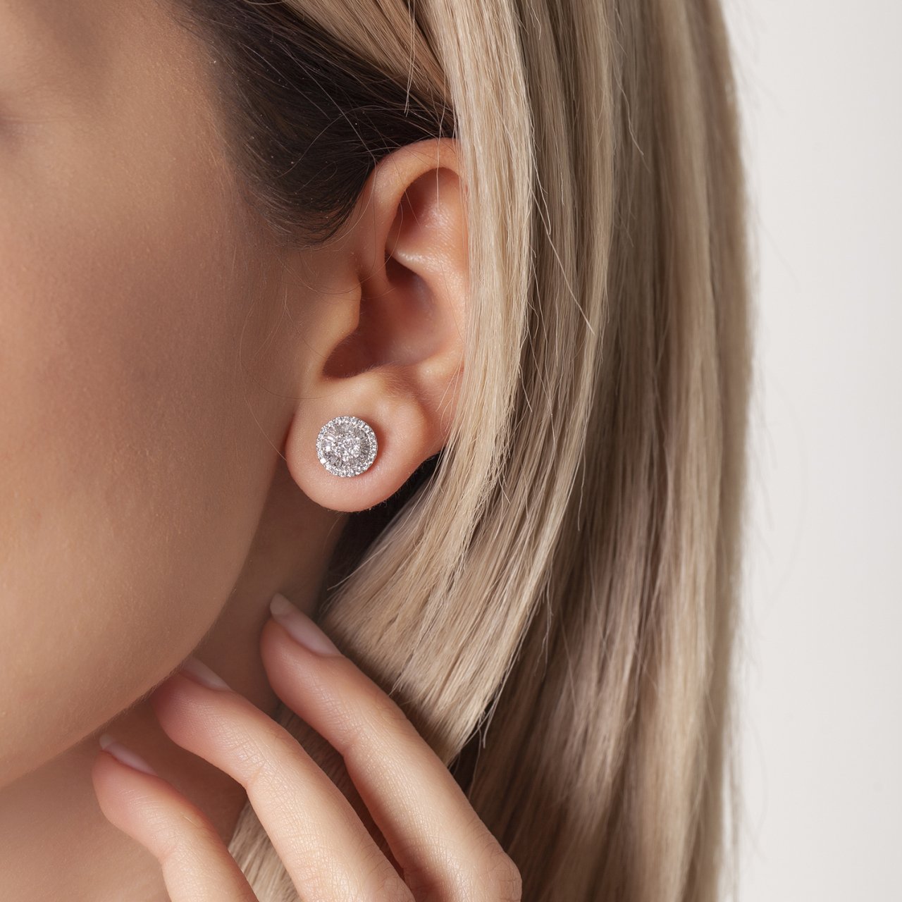RoundShape Pırlanta Baget Küpe