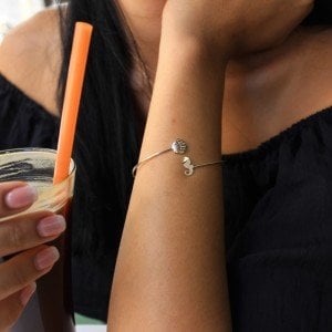 Bir Deniz Kabuğu Bir Denizatı Bilezik